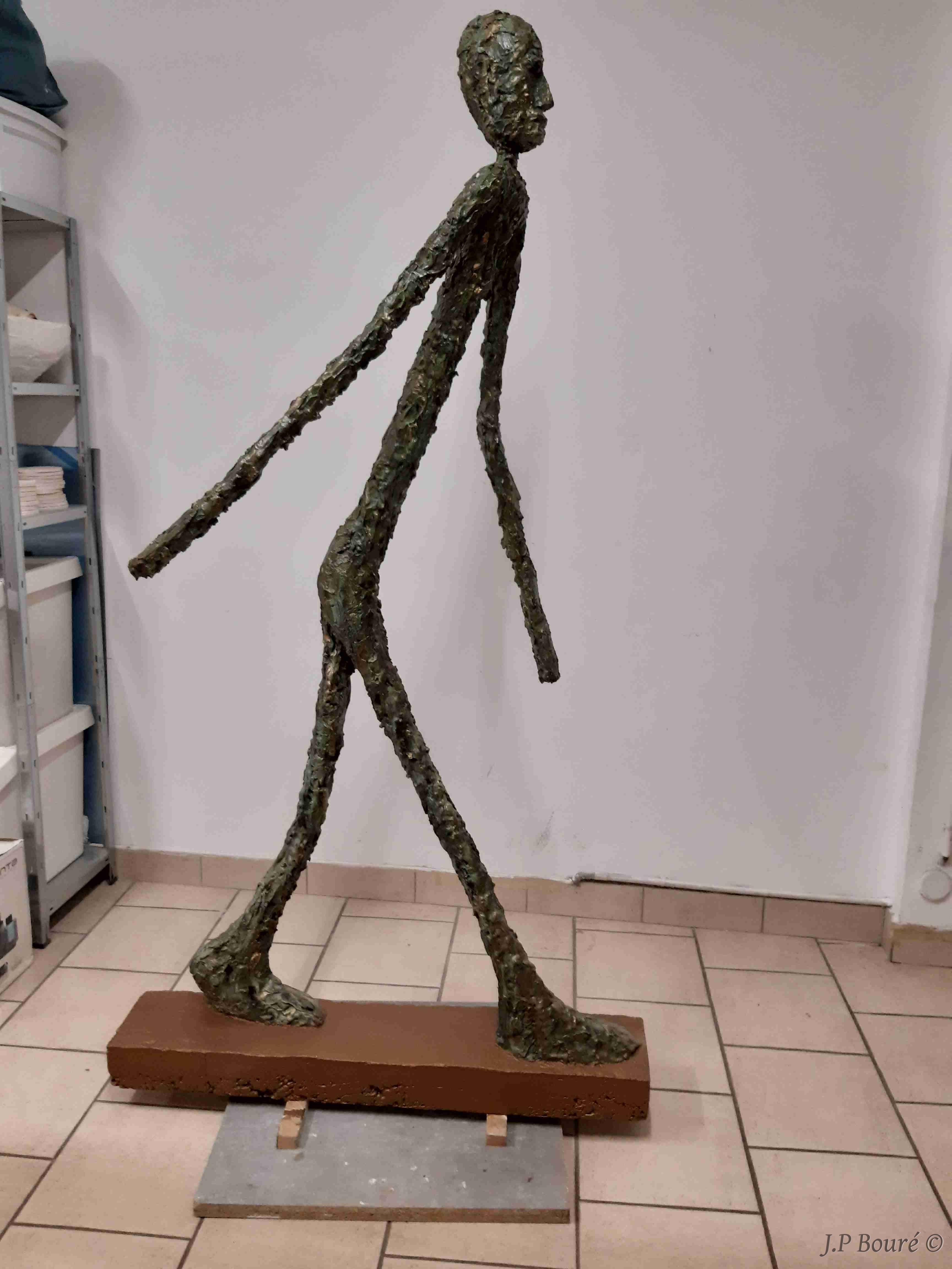 Image de couverture (Homme qui marche (géant))