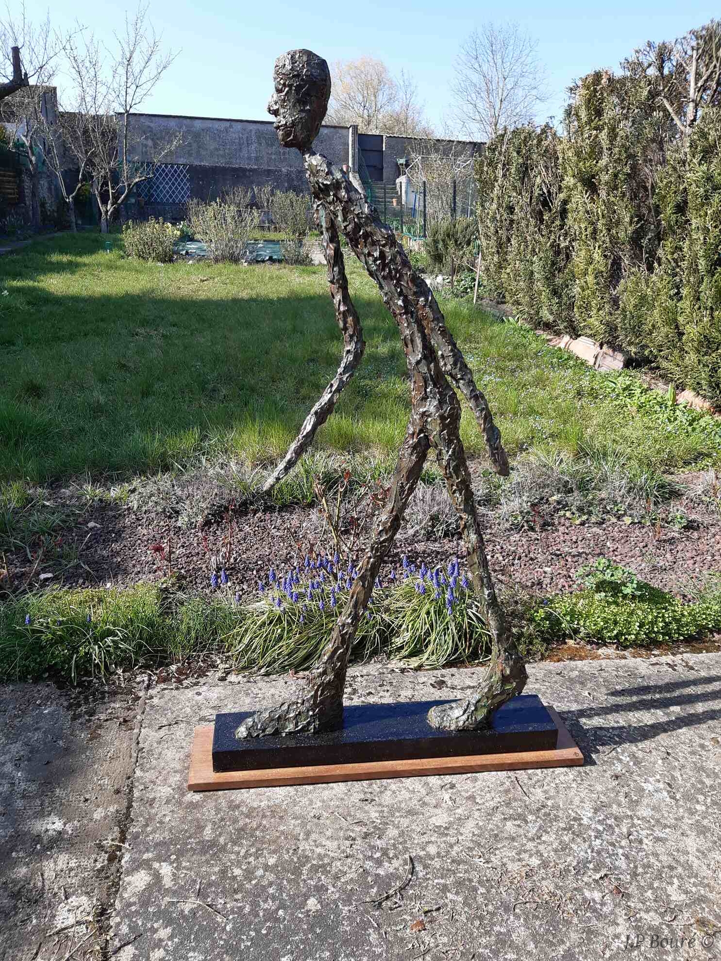 Image de couverture (Homme qui marche (grand))